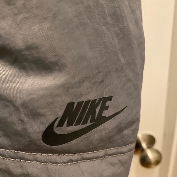 Nike Down filled hooded fishtail parka BV4751-021 - Picture 15 of 15